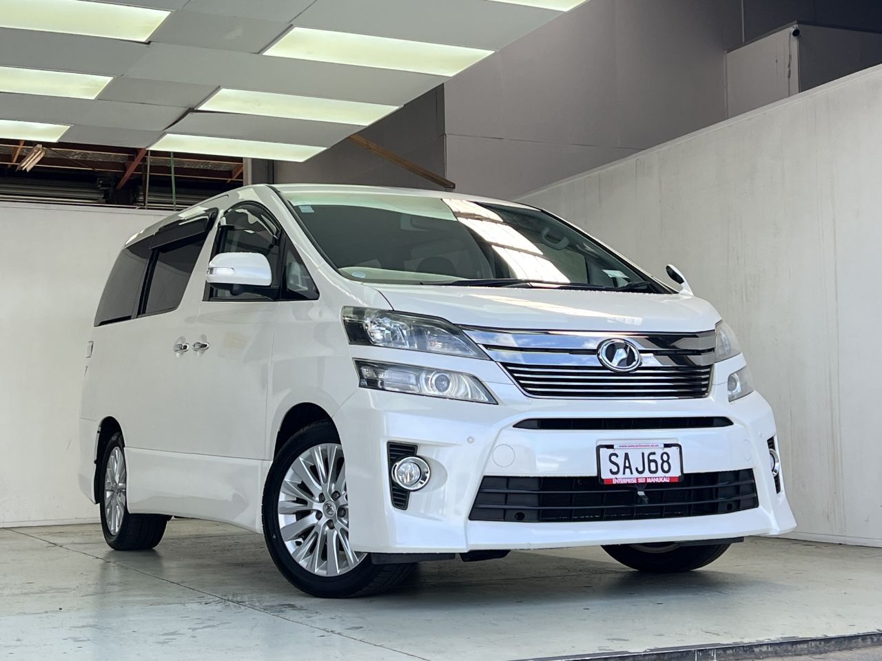 Vehicle image 3