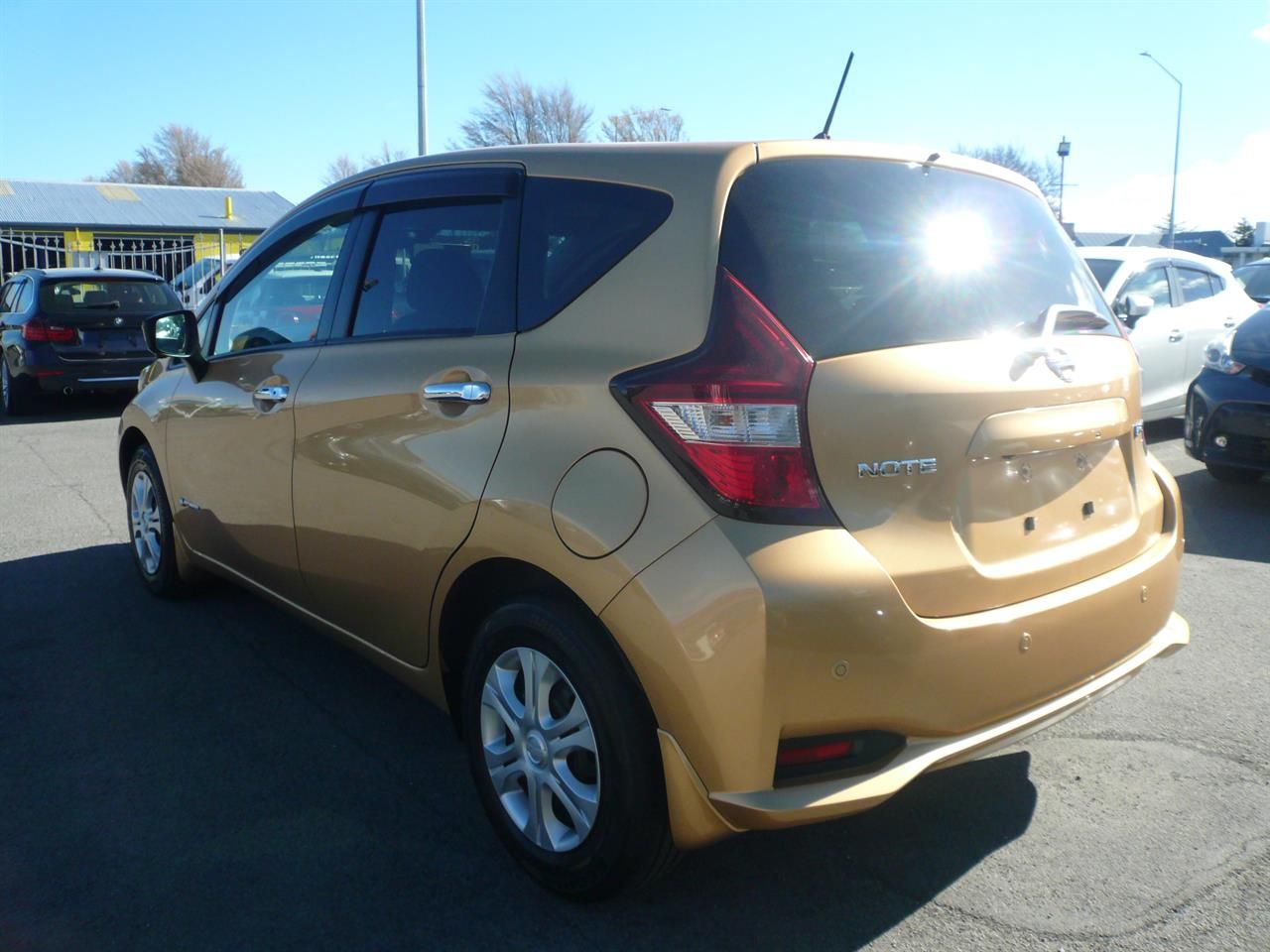 Vehicle image 4