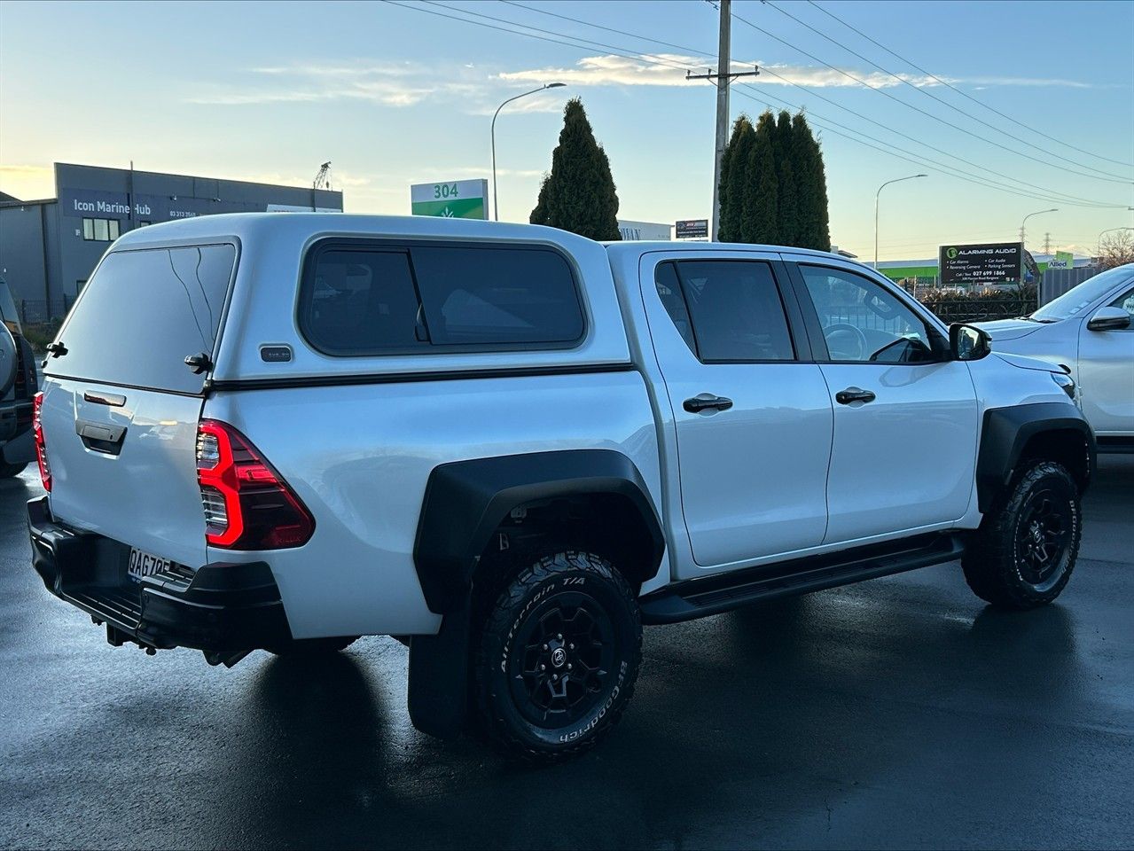 Vehicle image 4