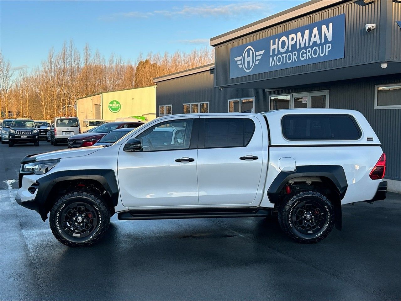 Vehicle image 5