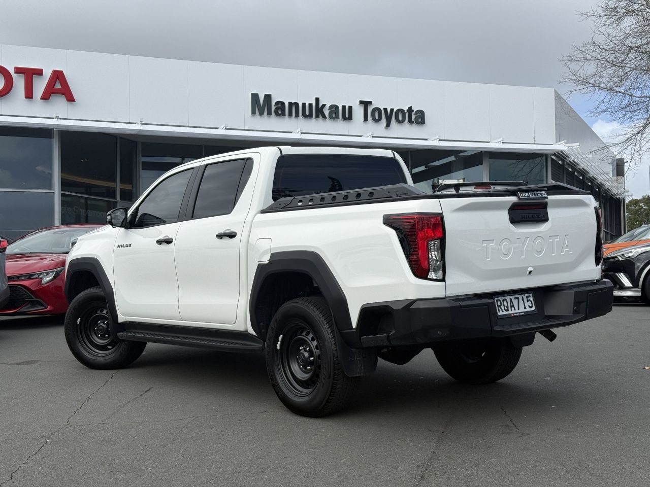 Vehicle image 4