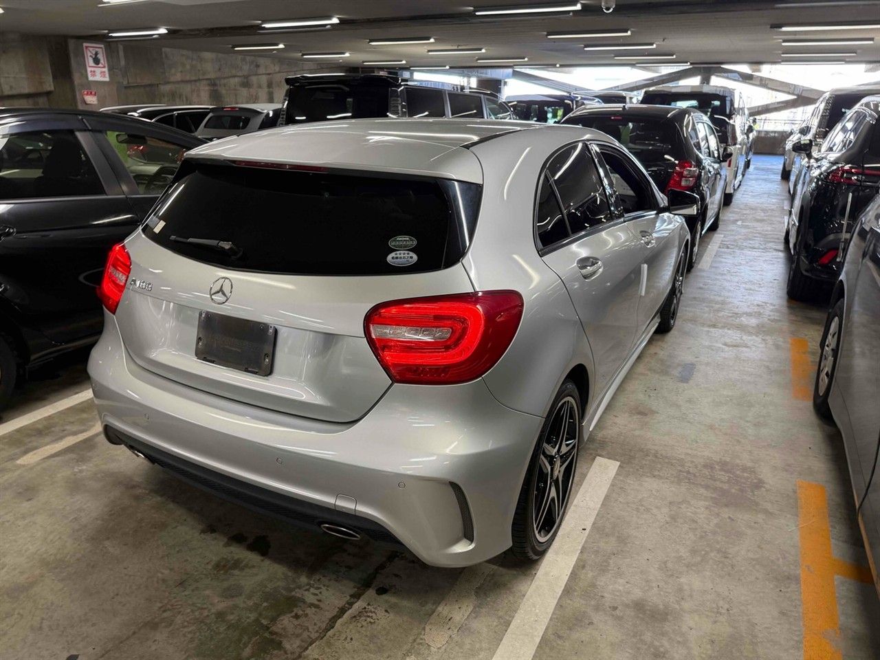Vehicle image 4