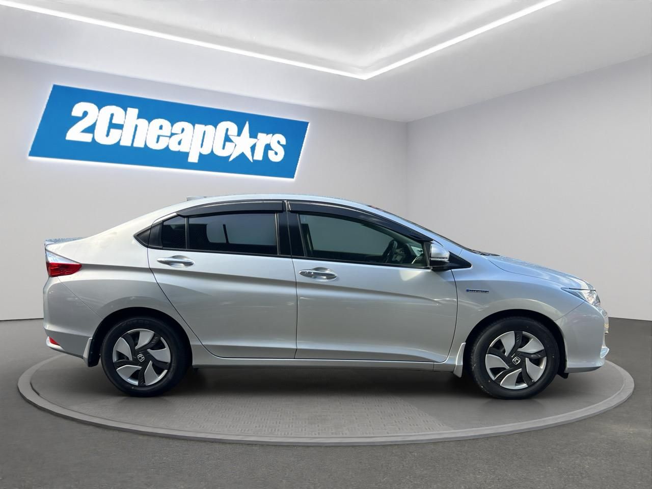Vehicle image 4