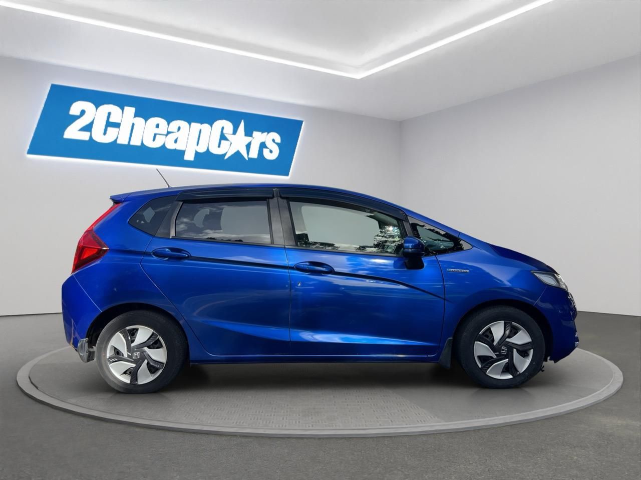 Vehicle image 4