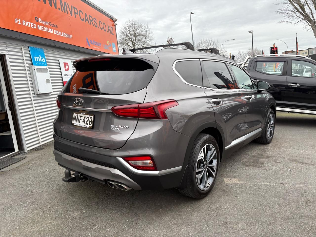 Vehicle image 4