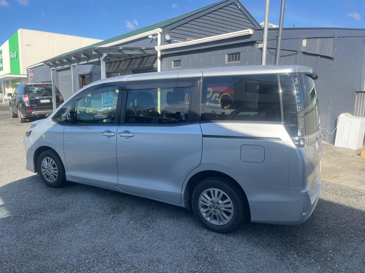 Vehicle image 3