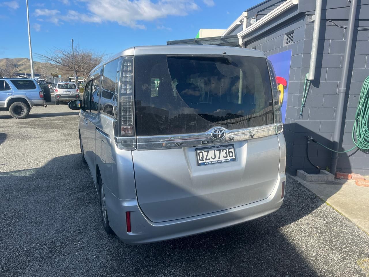 Vehicle image 4
