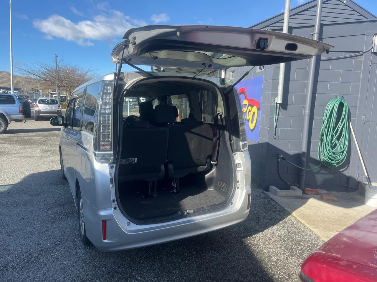 Vehicle image 5