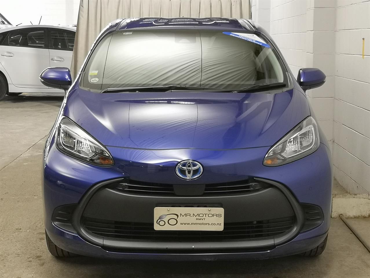 Vehicle image 4