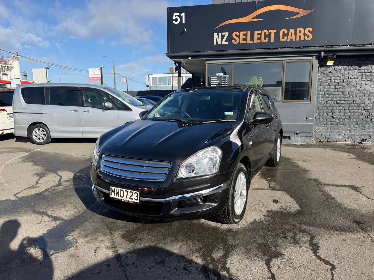 Vehicle image 3