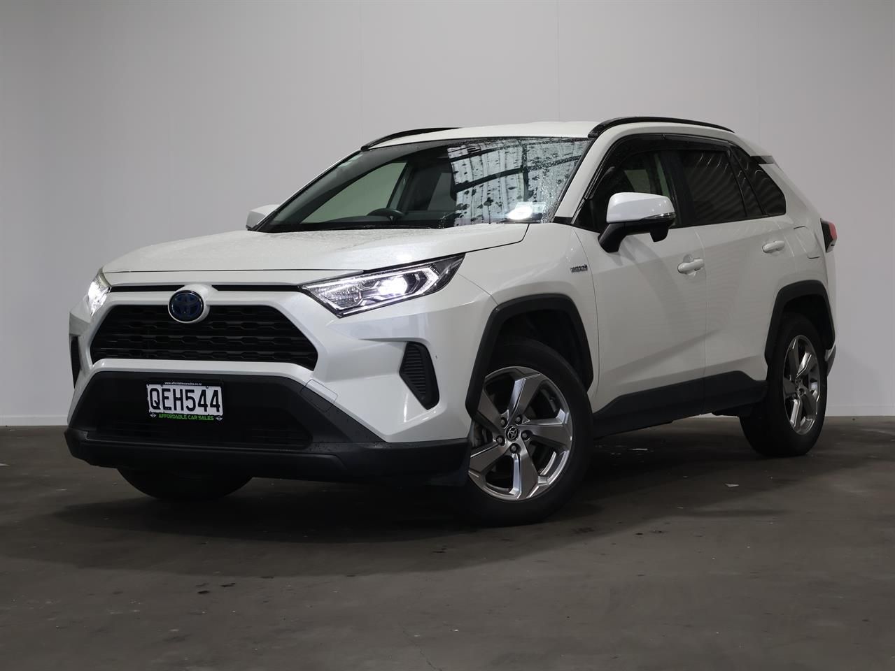Vehicle image 3