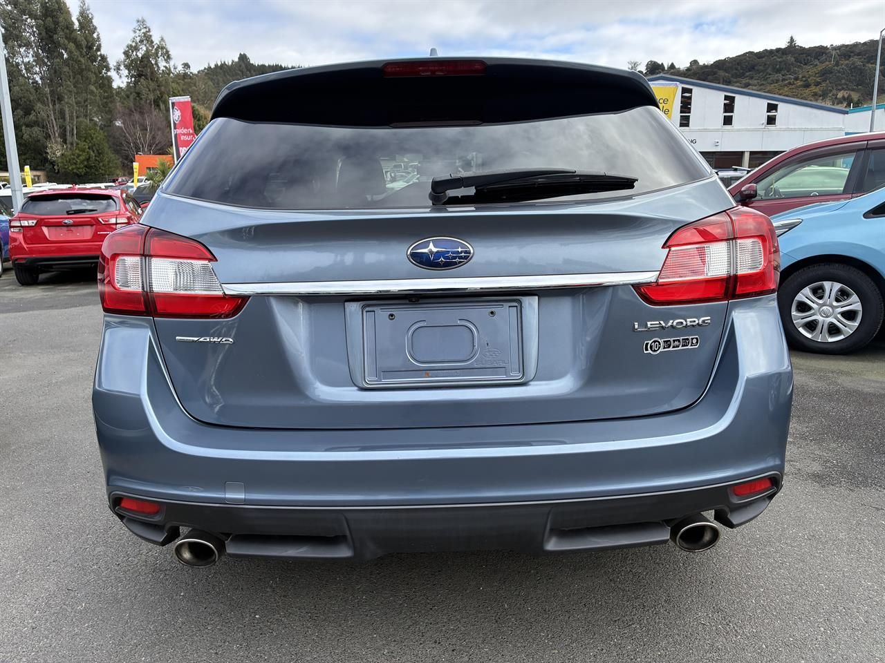 Vehicle image 5