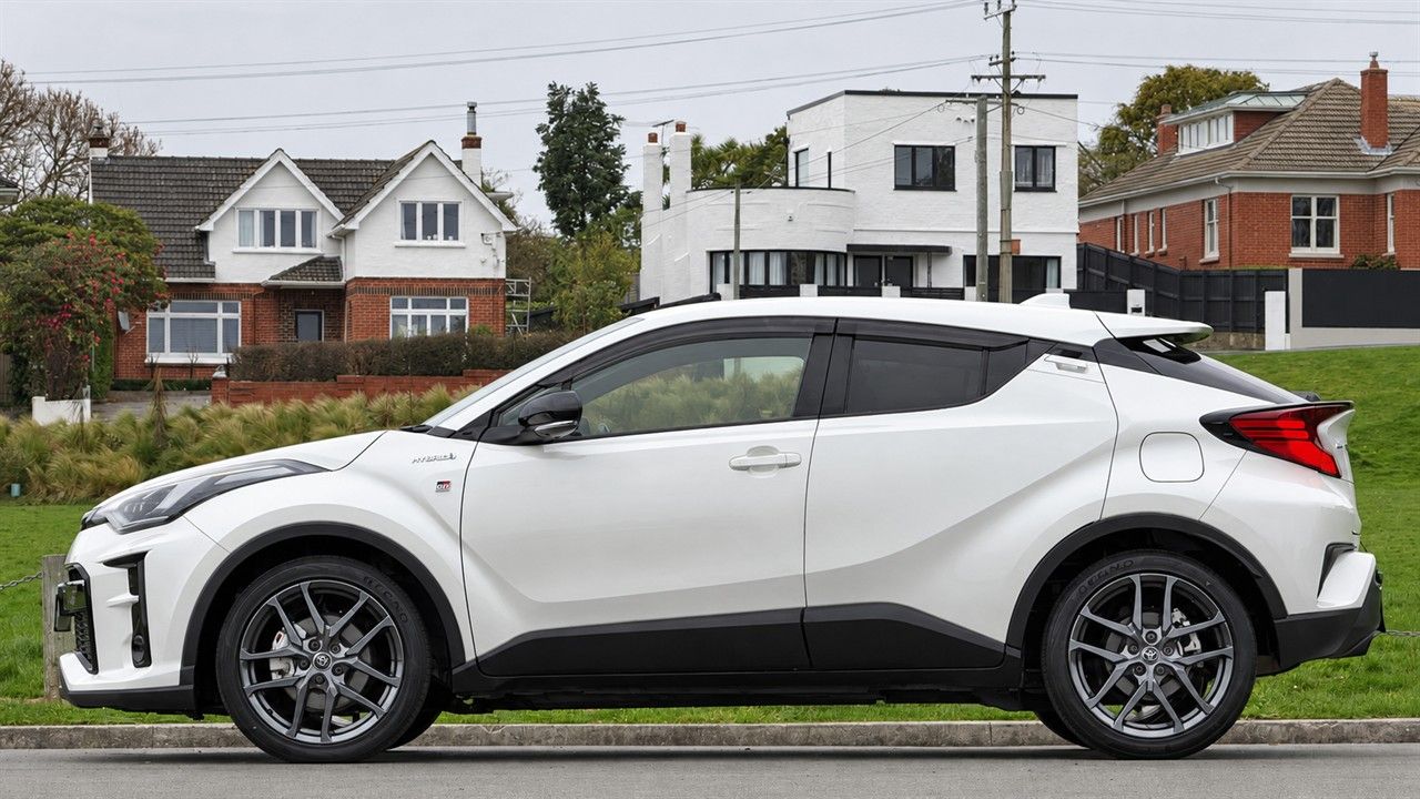 Vehicle image 5