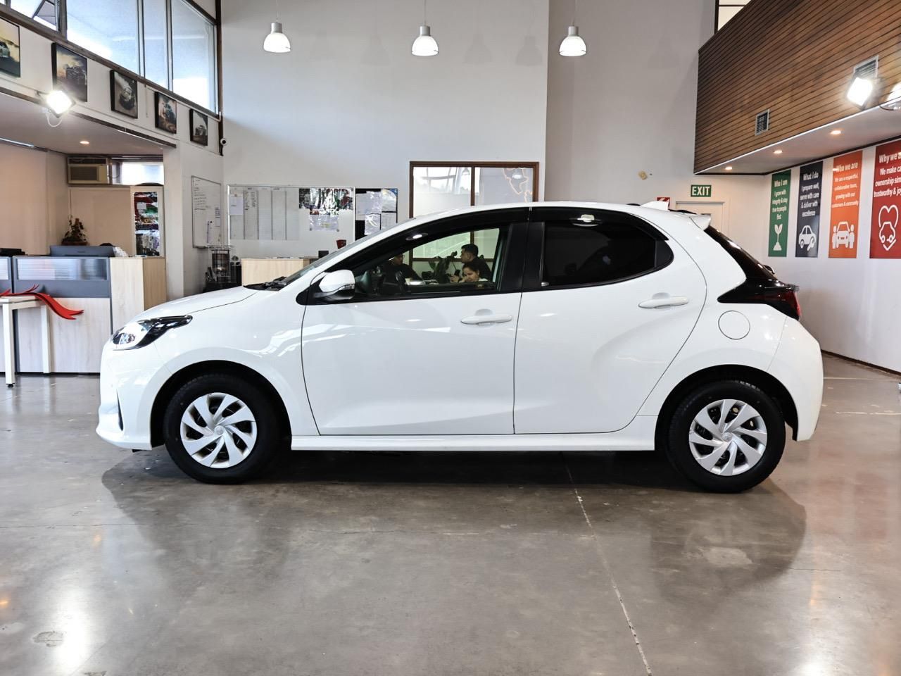 Vehicle image 5