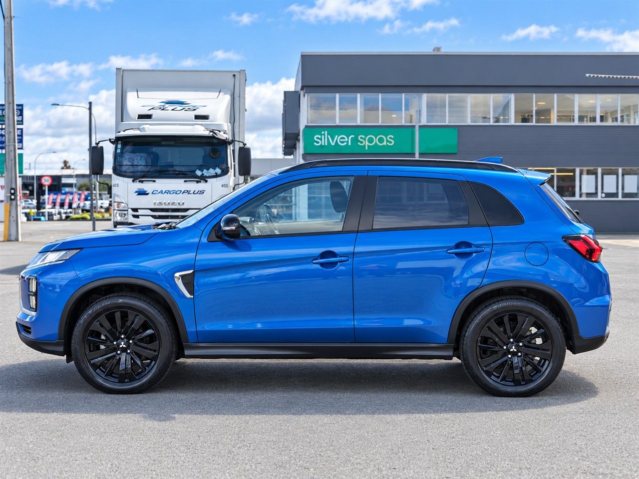 Vehicle image 4