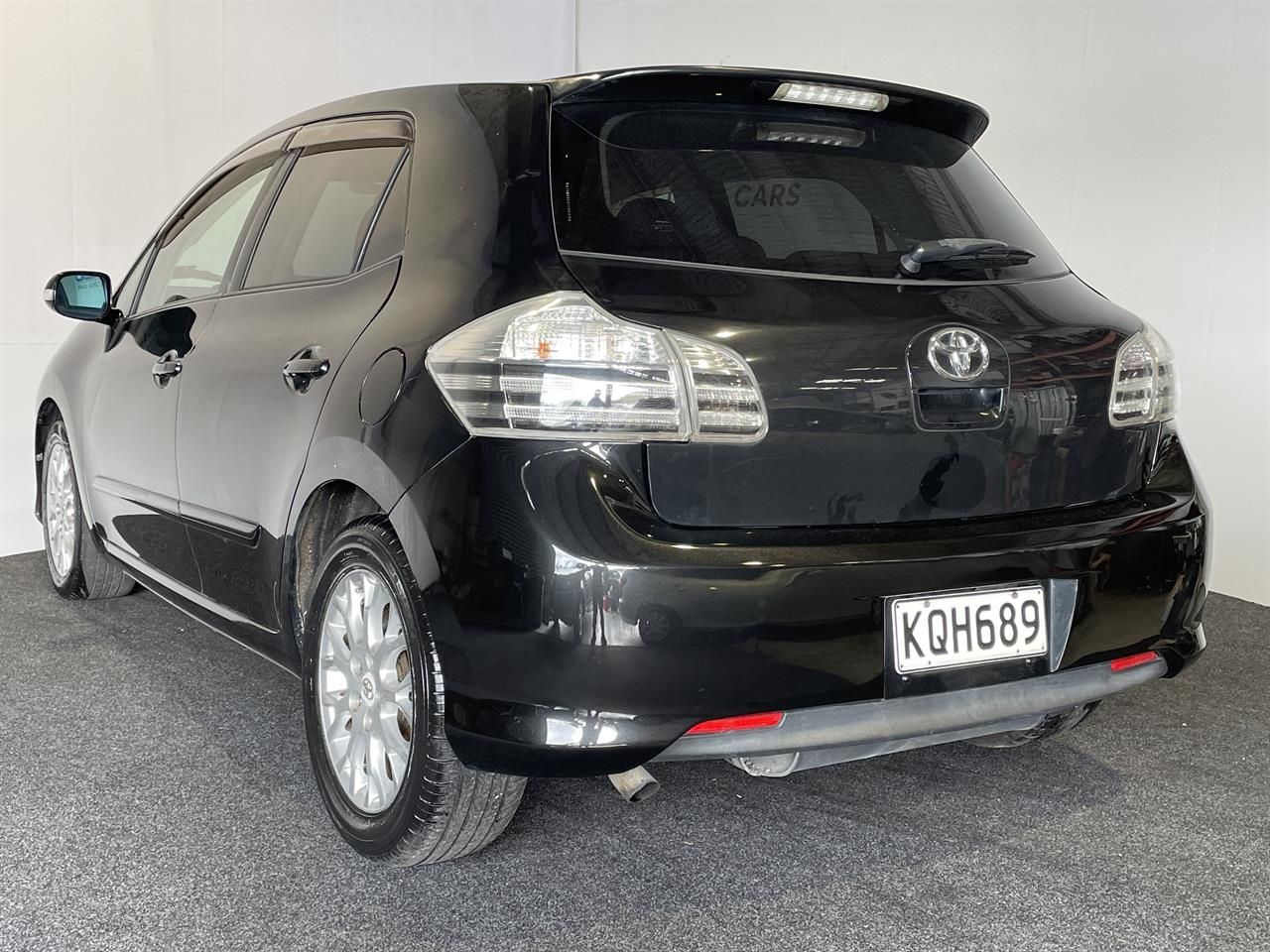 Vehicle image 4
