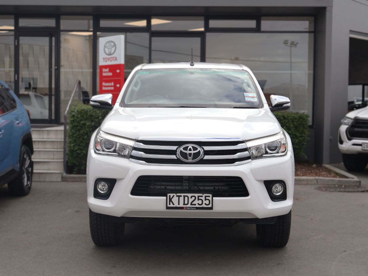 Vehicle image 2