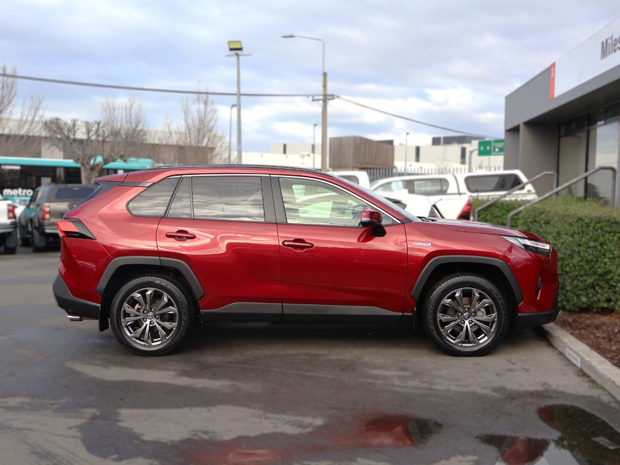 Vehicle image 4