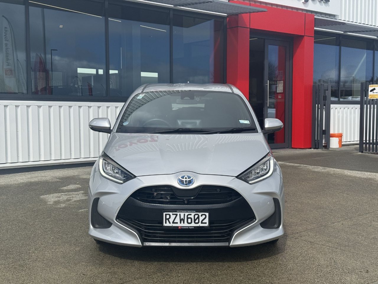 Vehicle image 3