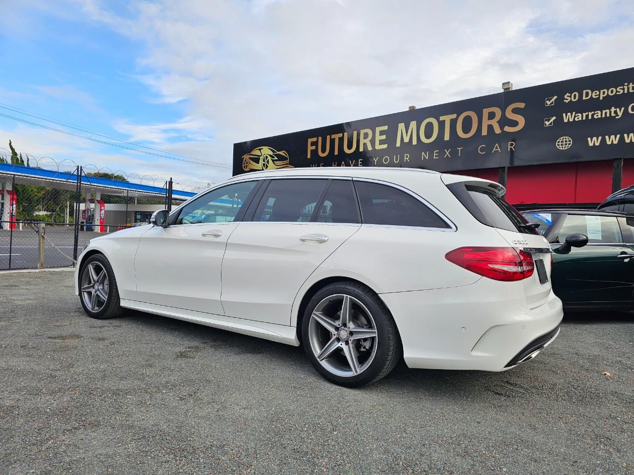 Vehicle image 5