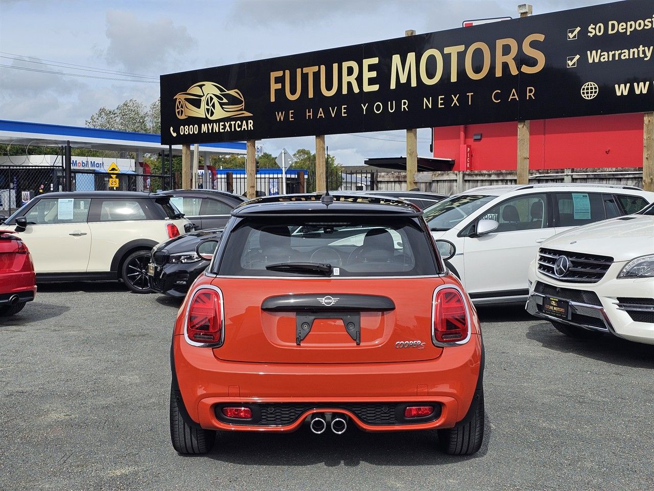 Vehicle image 4
