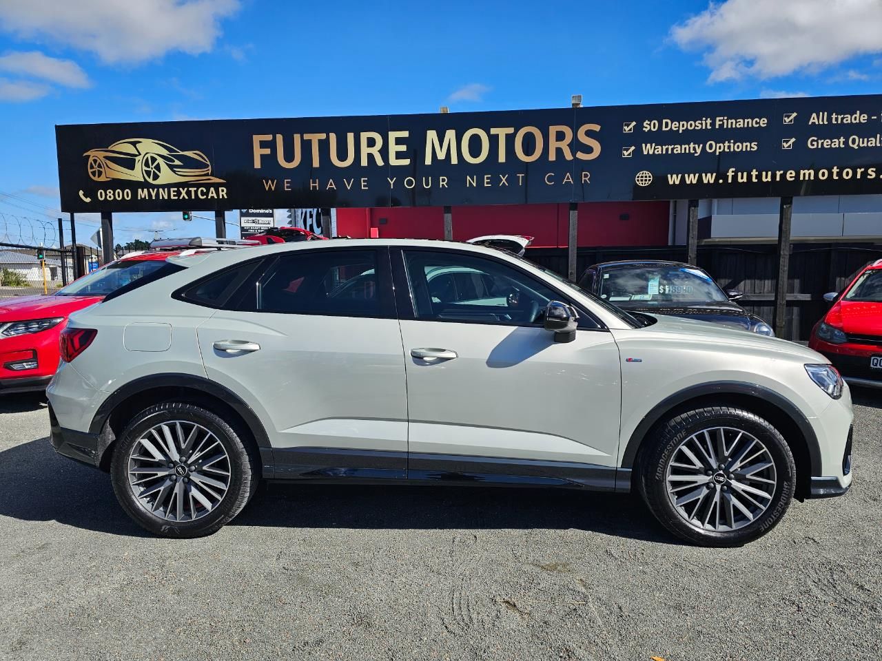 Vehicle image 4