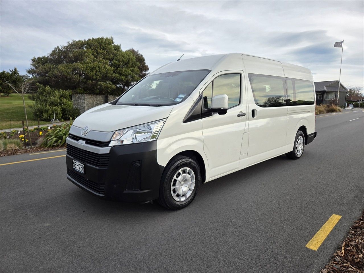 Vehicle image 3