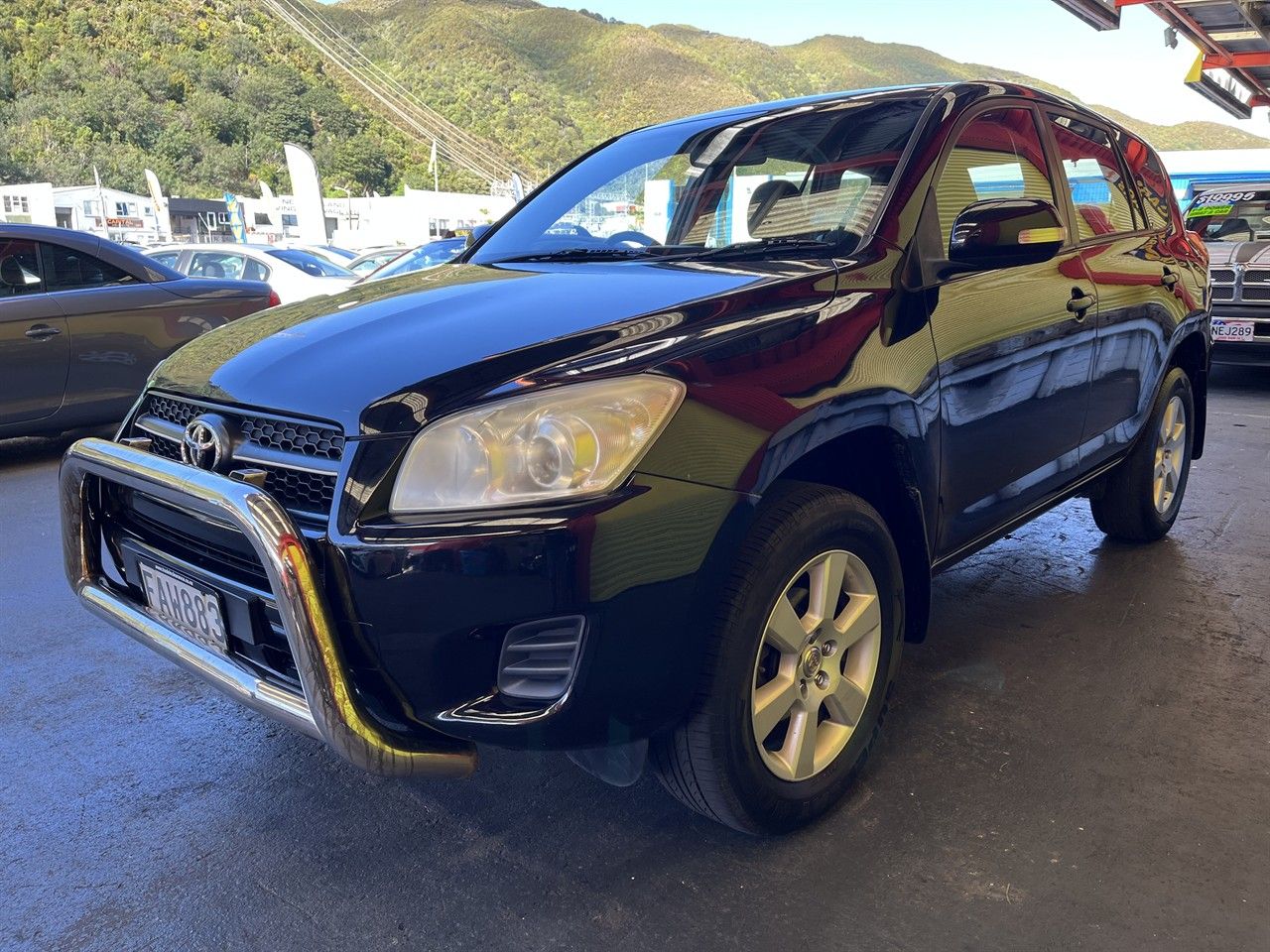Vehicle image 3