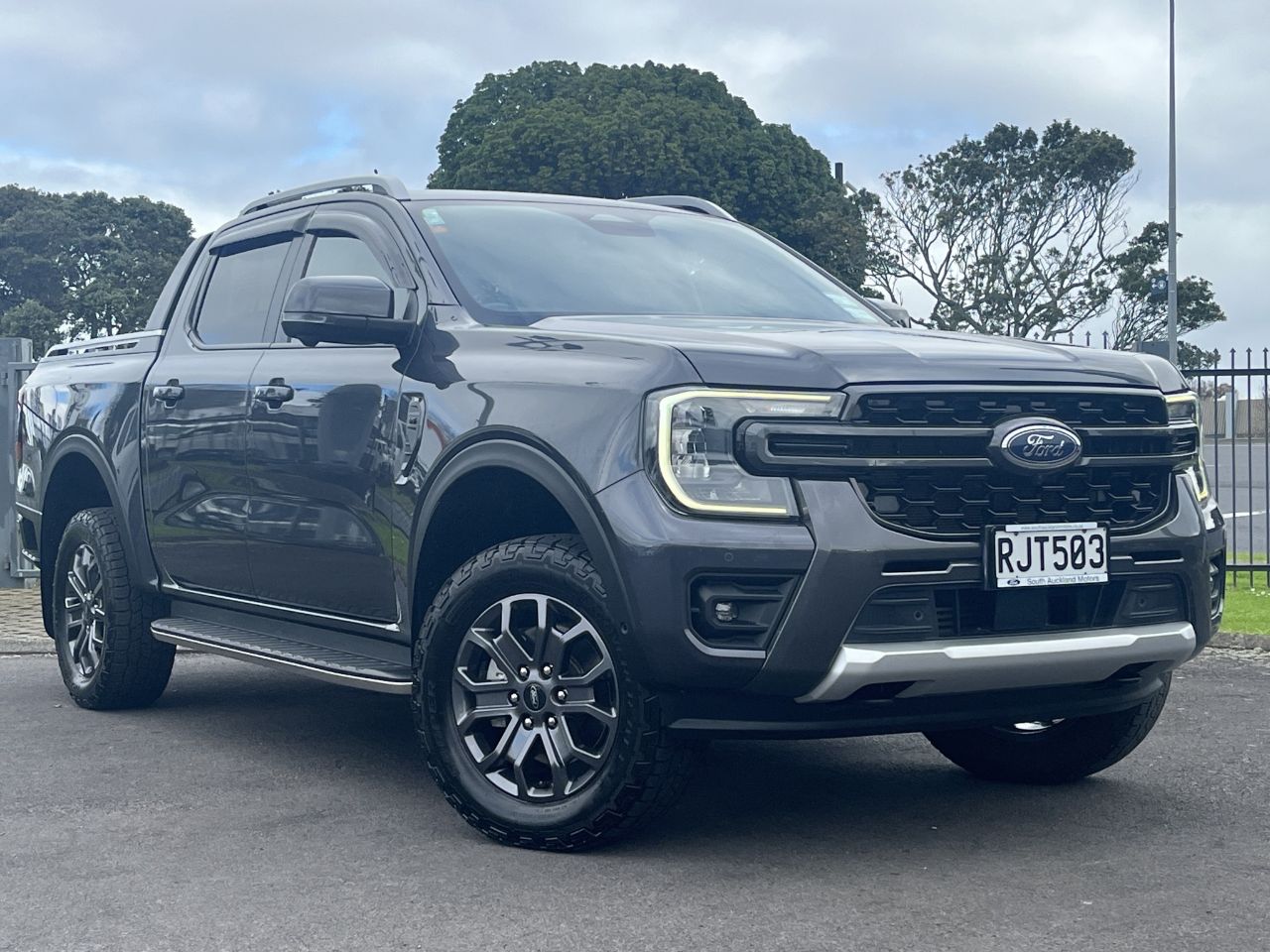 Vehicle image 3