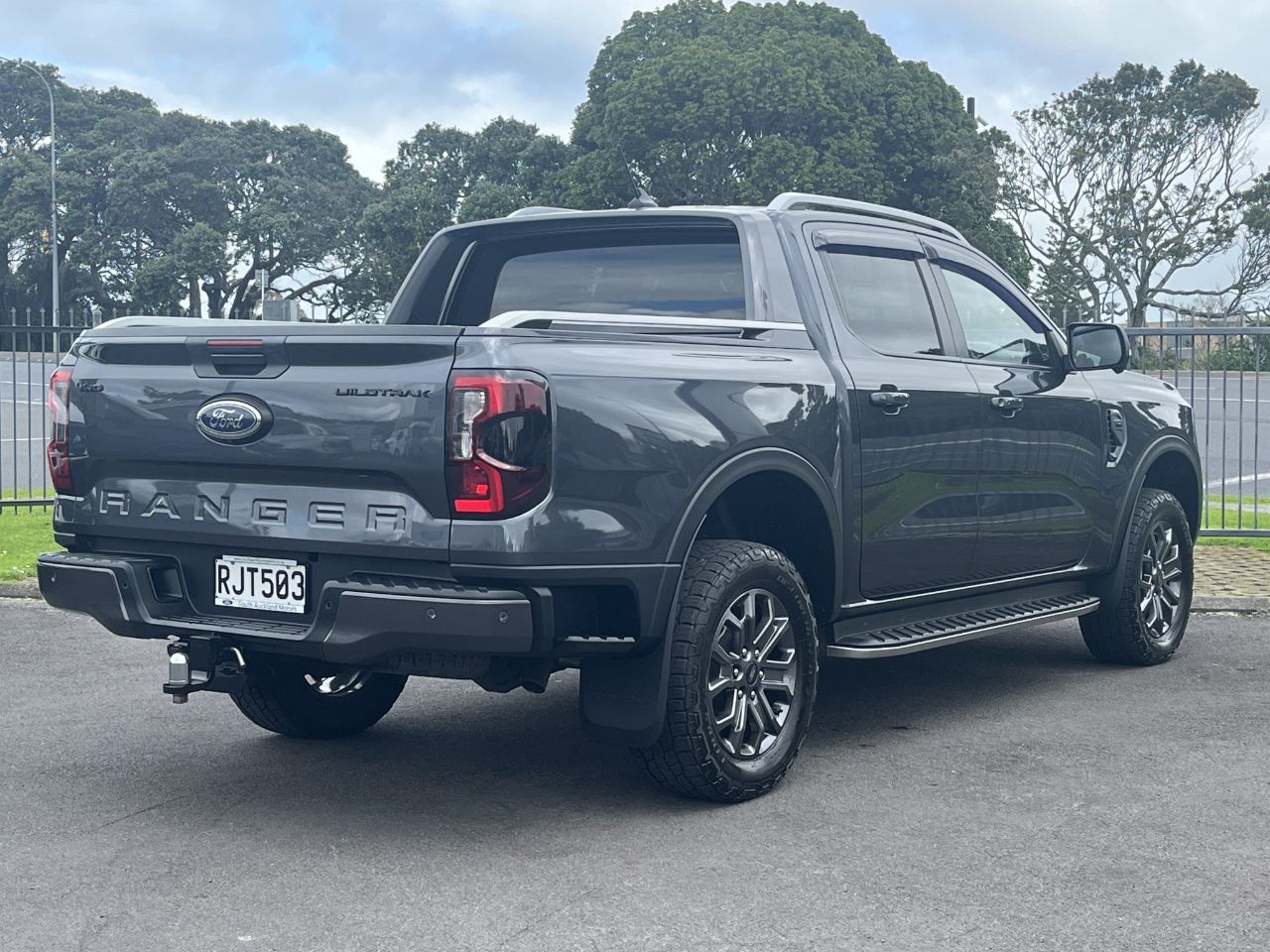 Vehicle image 5