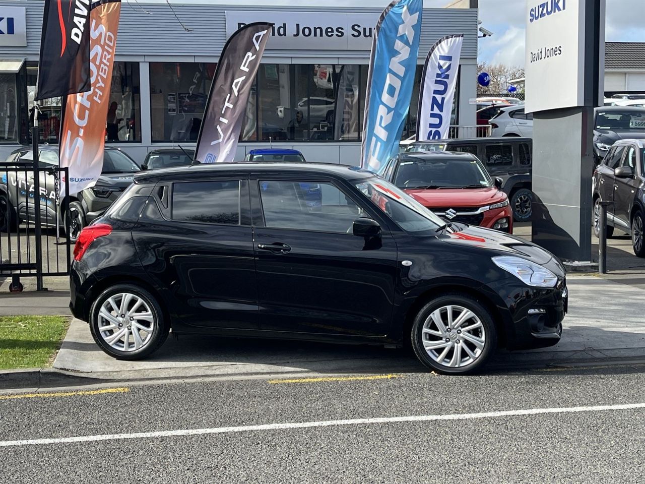 Vehicle image 4