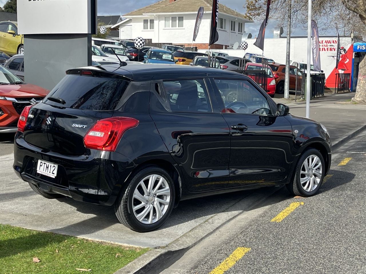 Vehicle image 5