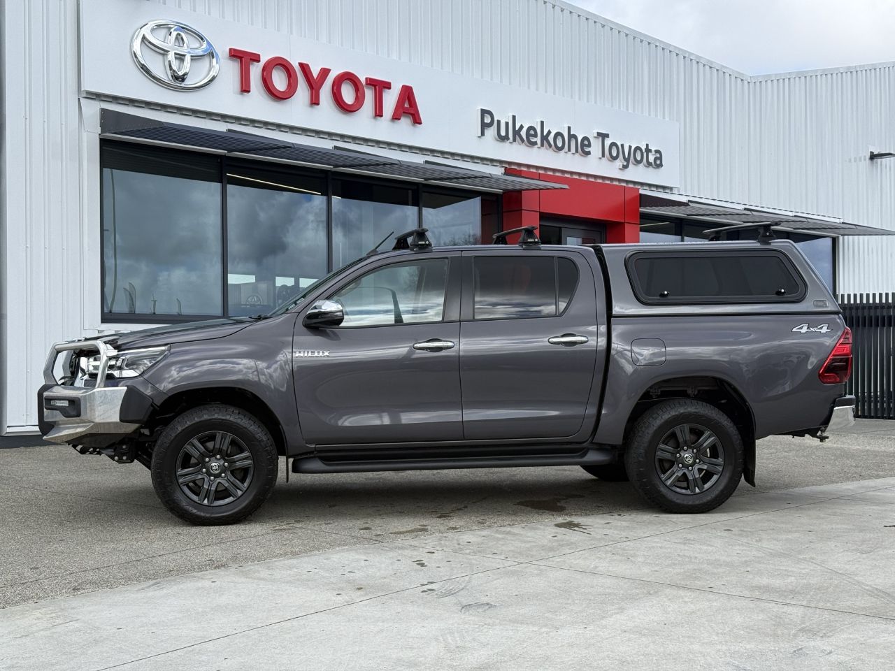Vehicle image 4