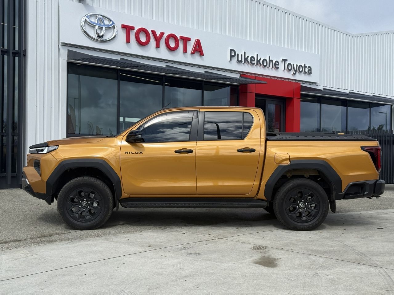 Vehicle image 4