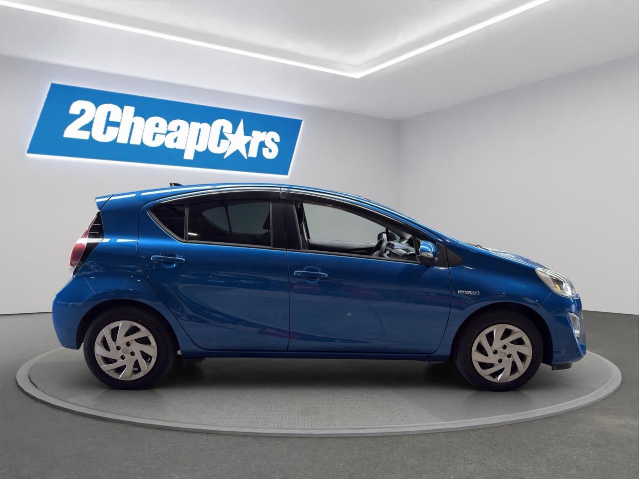 Vehicle image 4
