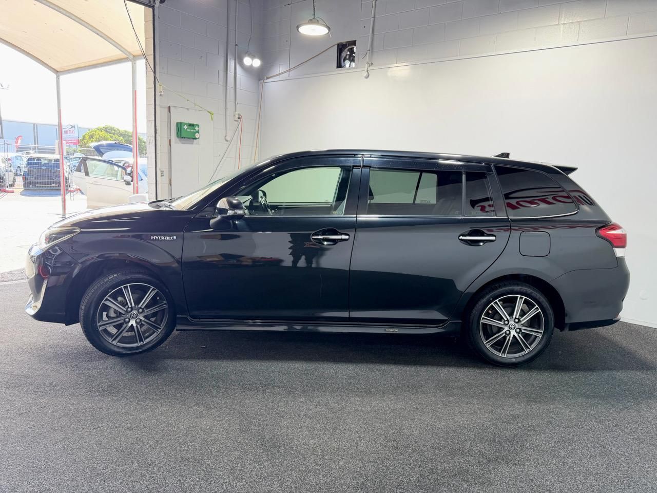 Vehicle image 5