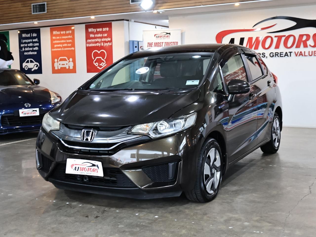 Vehicle image 3