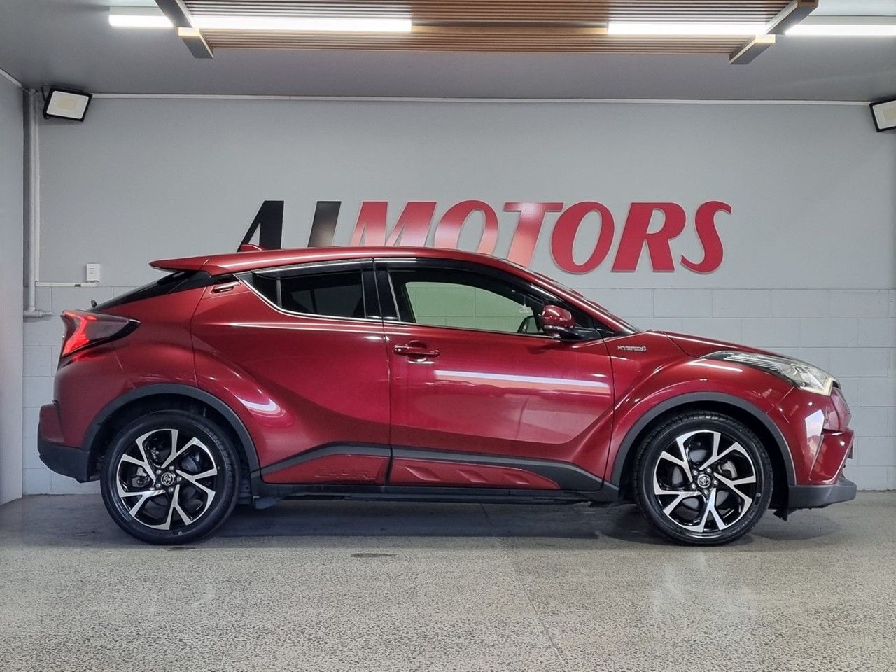 Vehicle image 5