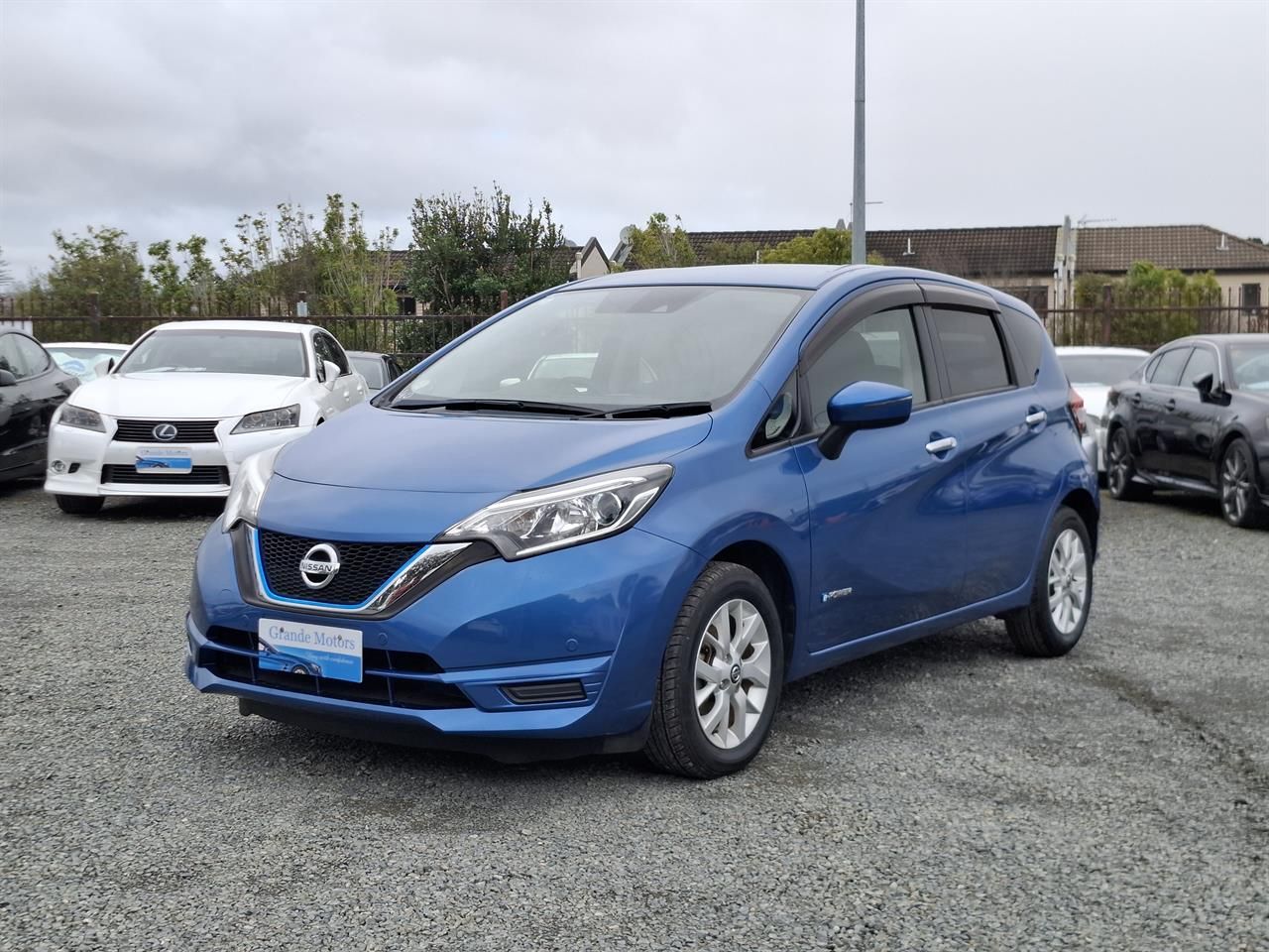 Vehicle image 3