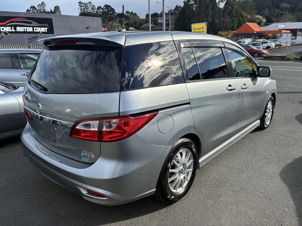 Vehicle image 3