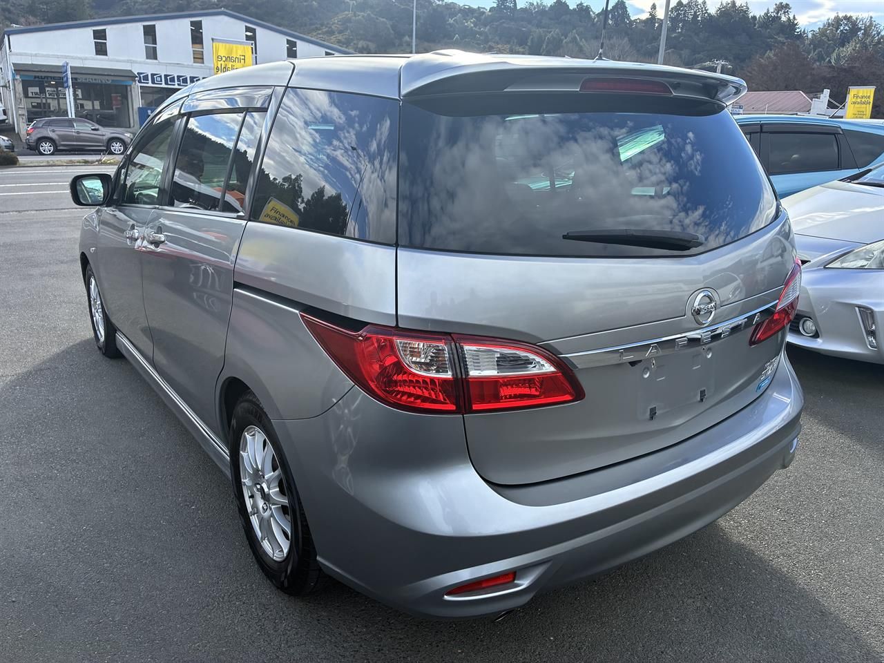 Vehicle image 4