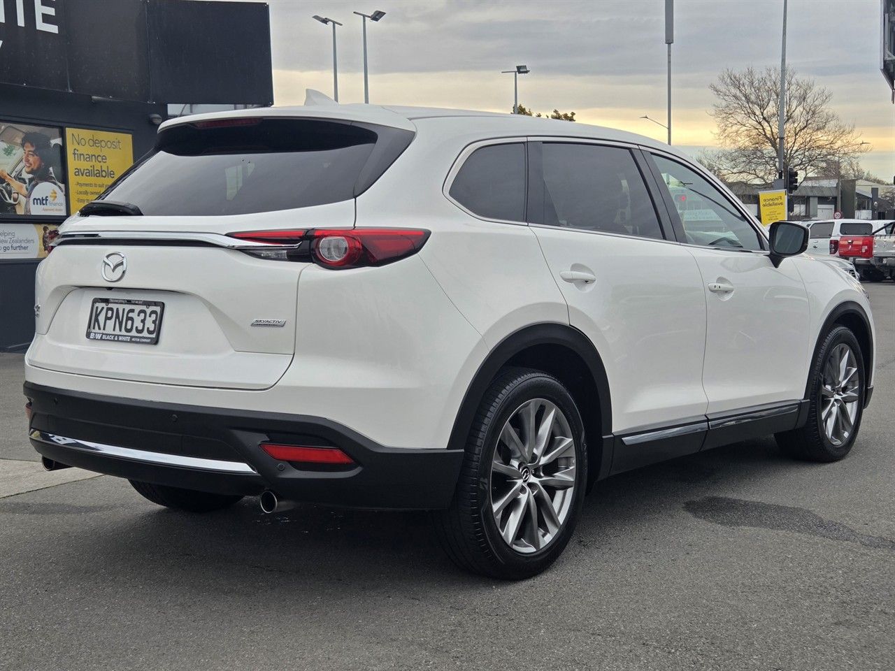 Vehicle image 3