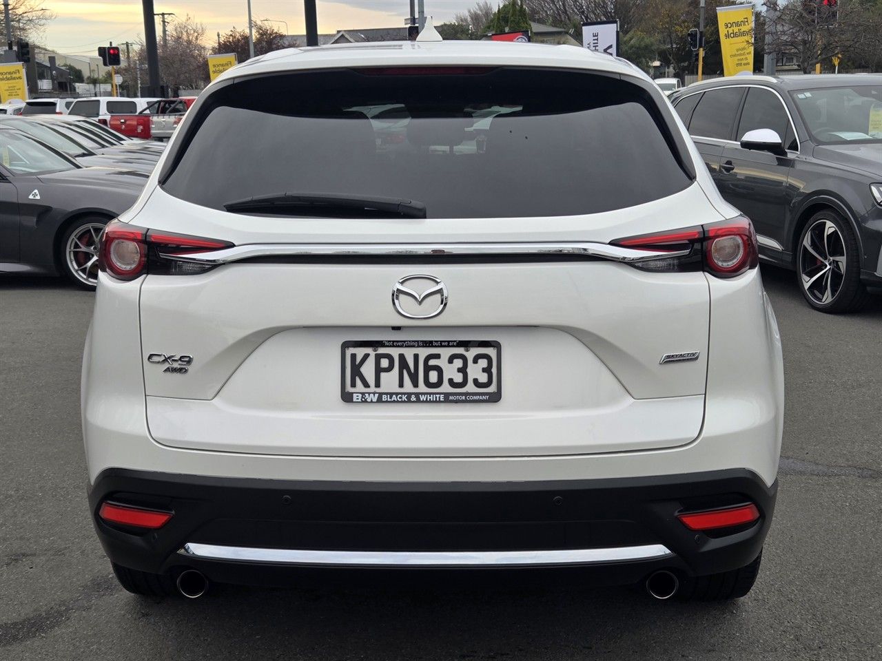 Vehicle image 4