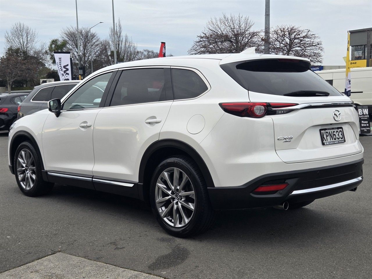 Vehicle image 5
