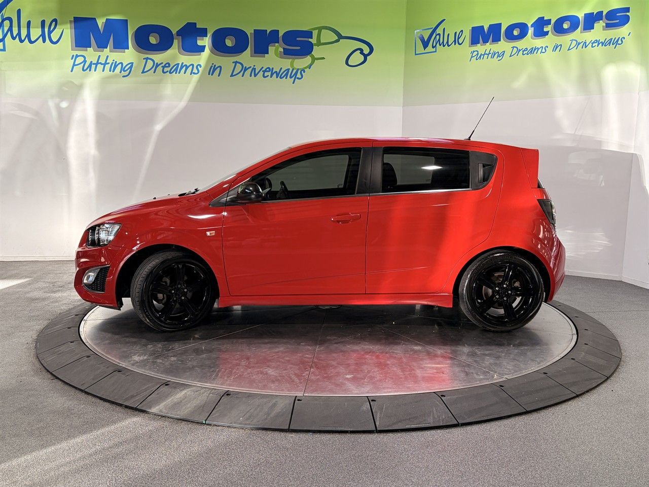 Vehicle image 4