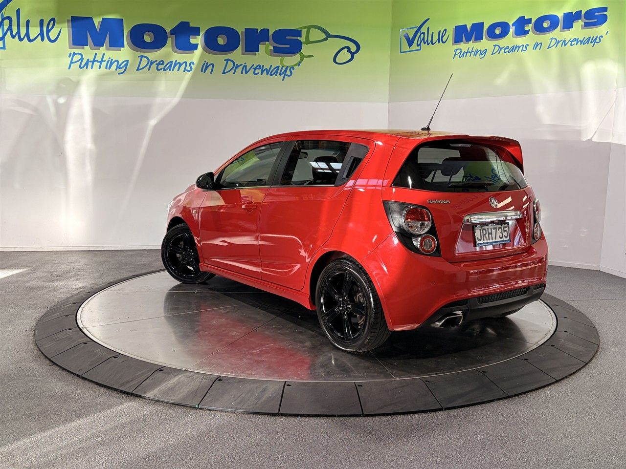 Vehicle image 5