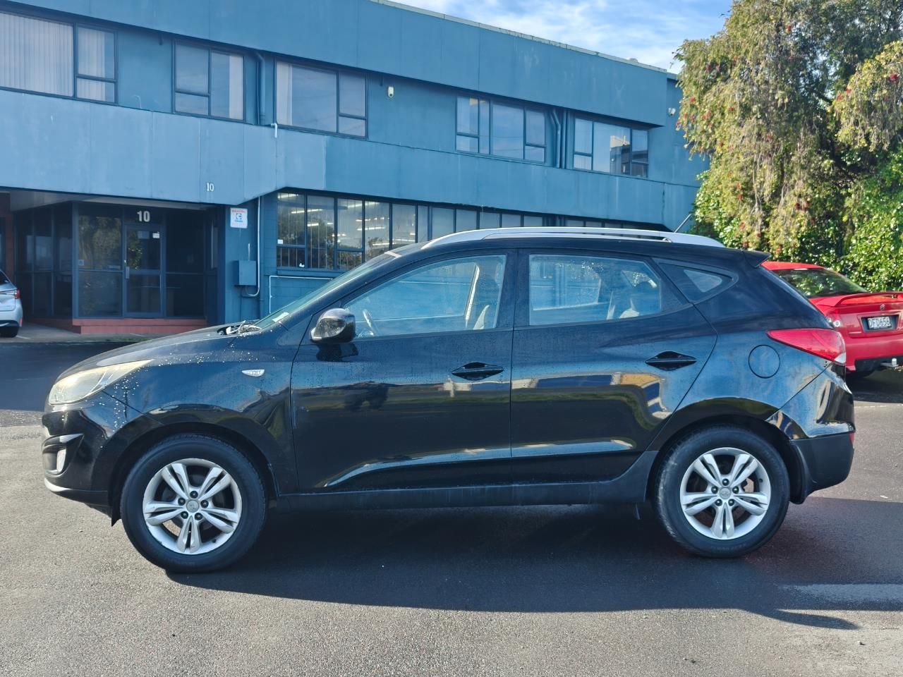 Vehicle image 4
