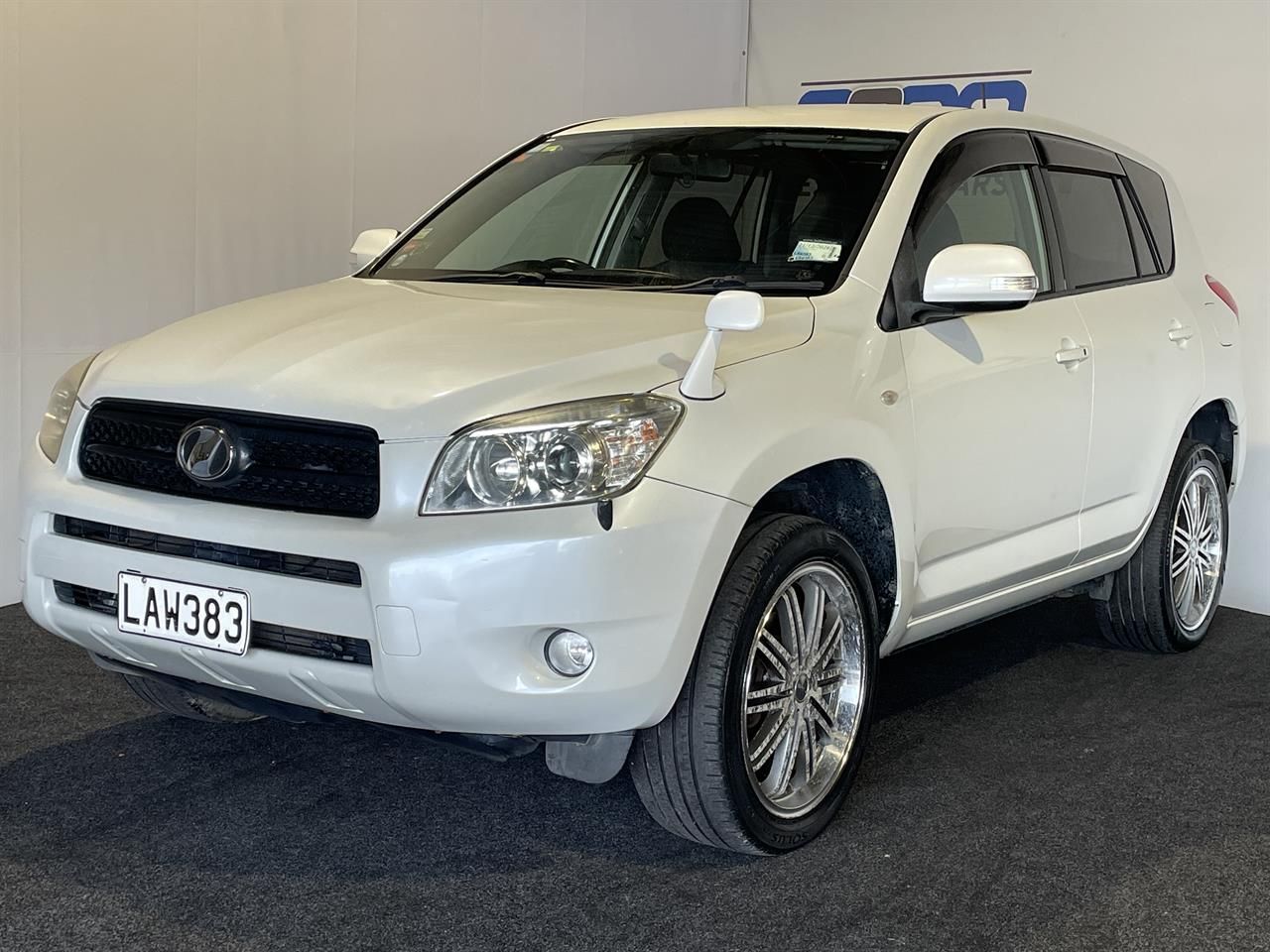 Vehicle image 3
