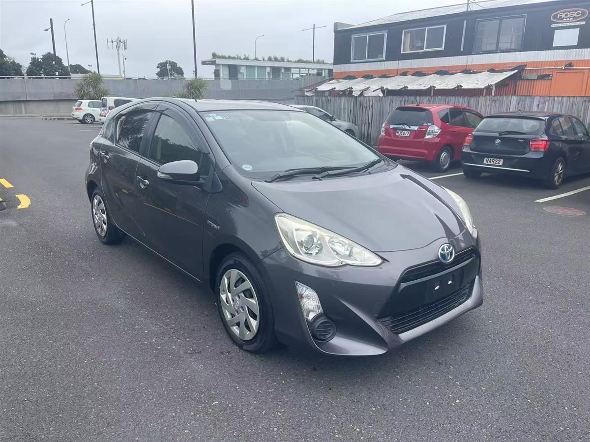 Vehicle image 3