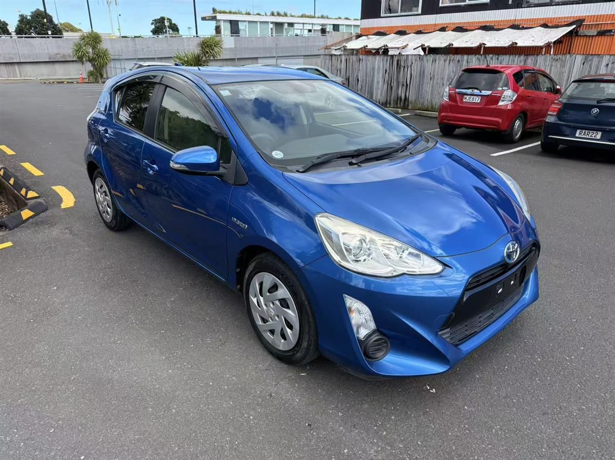 Vehicle image 3